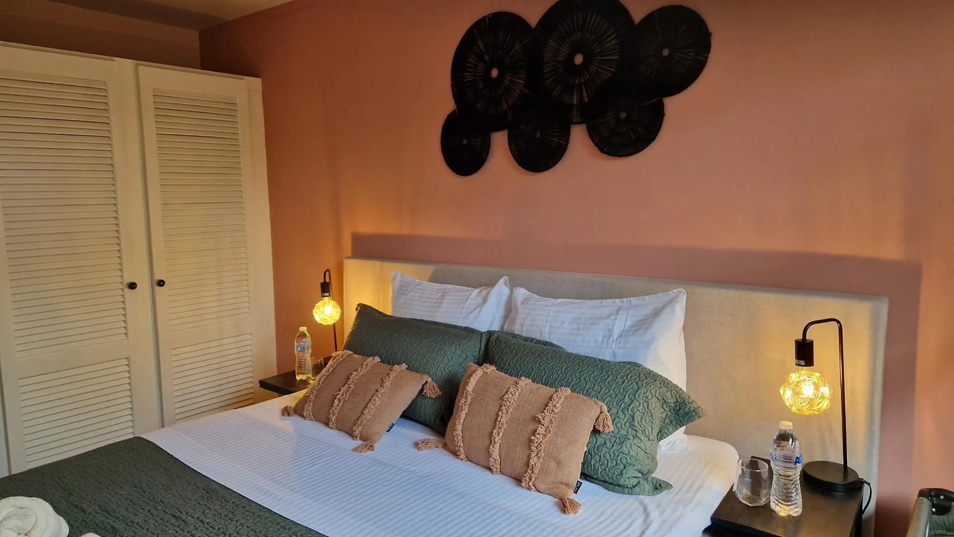 Apartment The Pink Panther Apartment, Near Mambo Beach Boulevard Willemstad Curacao